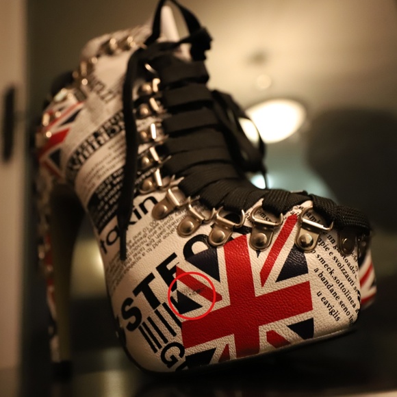 RED KISS ROCKY BOOTIES - Picture 4 of 4